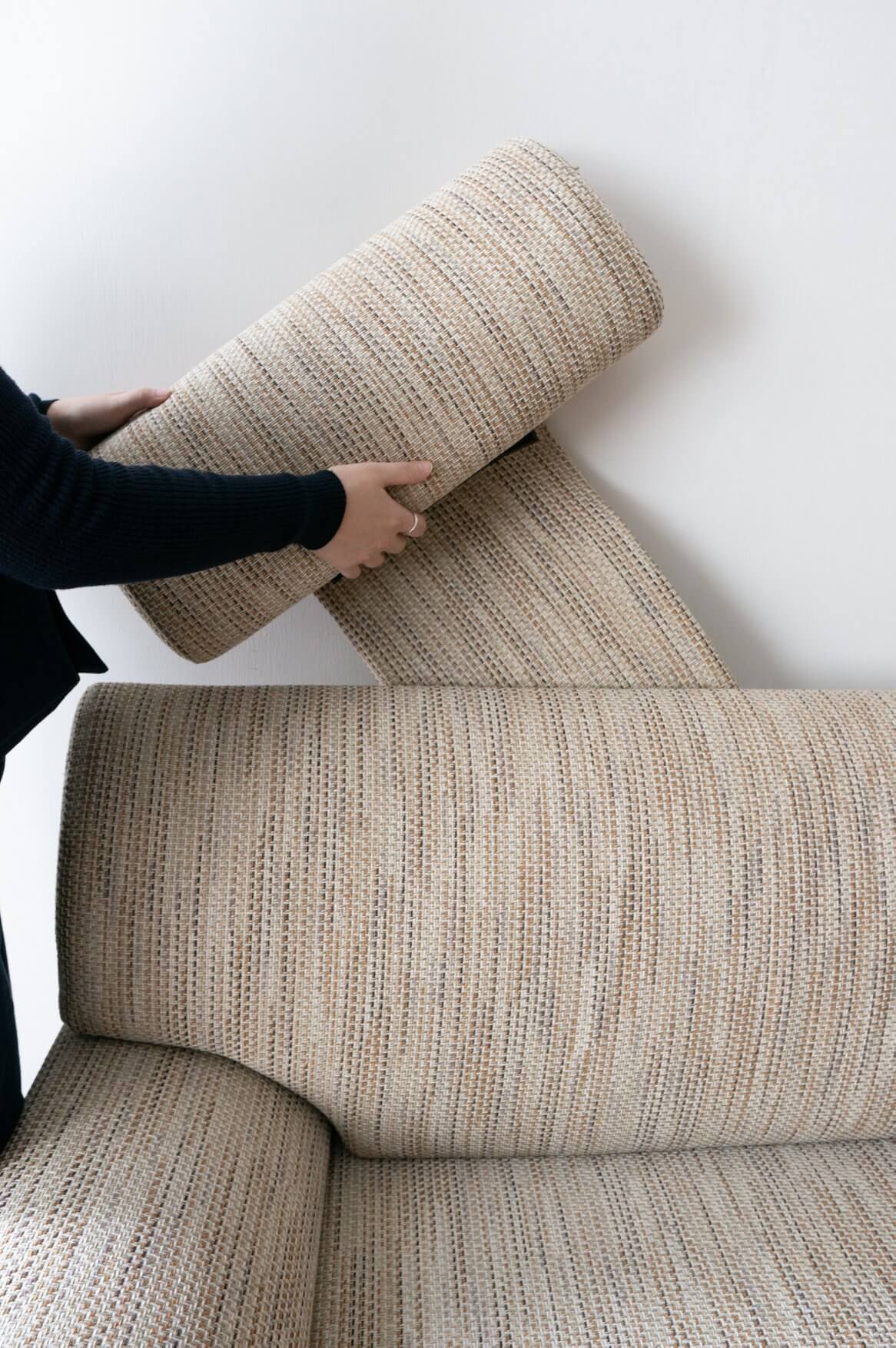 日本實木沙發推薦|日本飛驒高山製作 NEW RAPT 單扶手沙發 2人/3人沙發 - ALOT Living