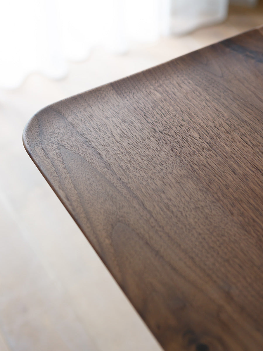 AGILE 實木餐桌桌緣收邊、弧度設計
